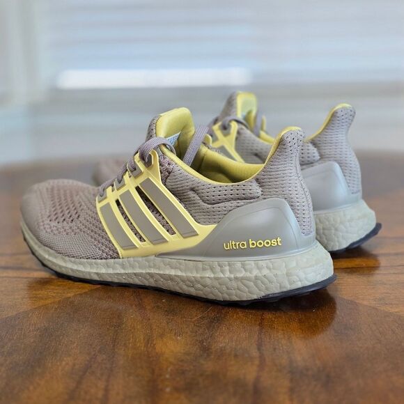 Adidas Ultraboost 1.0 Putty Beige Powder Yellow Black New JR3370 Men's Size 8.5 - Picture 5 of 14